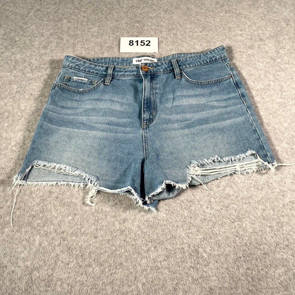 YMI Festival Shorts Womens 13/31‎ Blue Denim Light Wash Distressed Cut Off